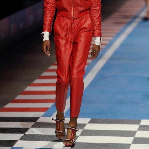 $1,159 Tommy Hilfiger Red Leather Ankle Trousers - Picture 8 of 8
